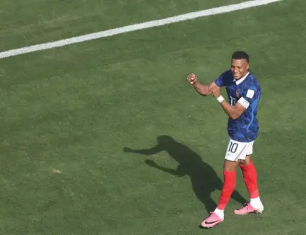 Deschamps Wrestles With France Front Four
